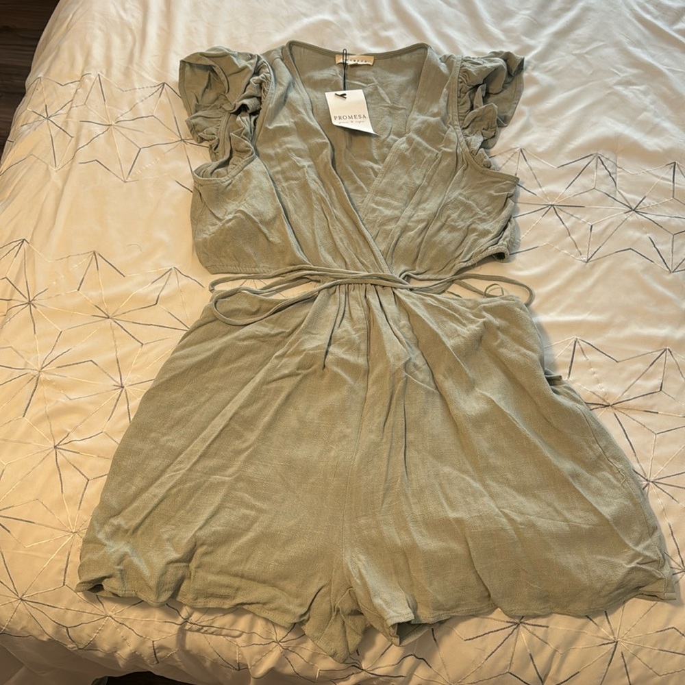 Super cute romper from boutique!! Brand new with tags
